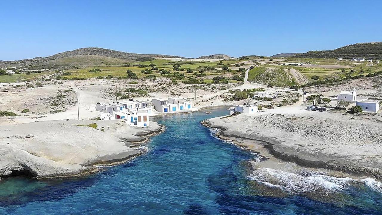 Milos Gem Suites Inn Páhena Kültér fotó
