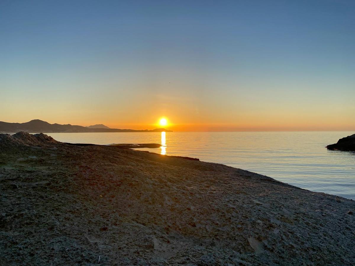 Milos Gem Suites Inn Páhena Kültér fotó